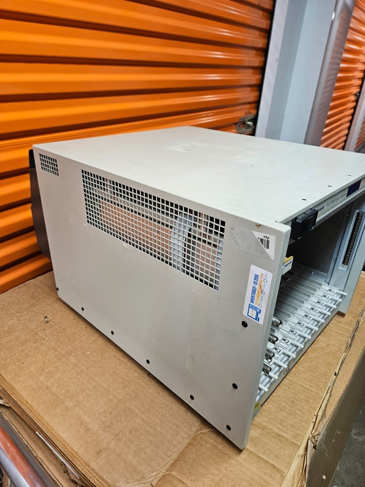 Tektronix TLA7016 Logic Analyzer Mainframe w/ TLA7016 Interface Module