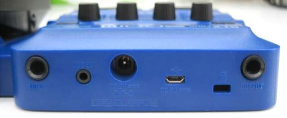 ZOOM G1X FOUR MULTI-EFFECTOR