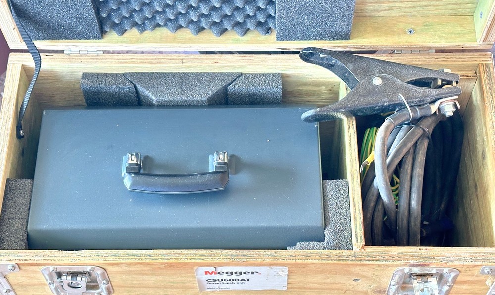 Megger CSU600AT 600A Current Supply Injector Unit - Protective Circuit Breakers