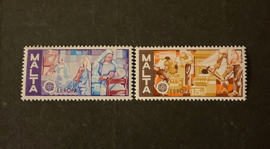 Malta Scott #512-3 never hinged