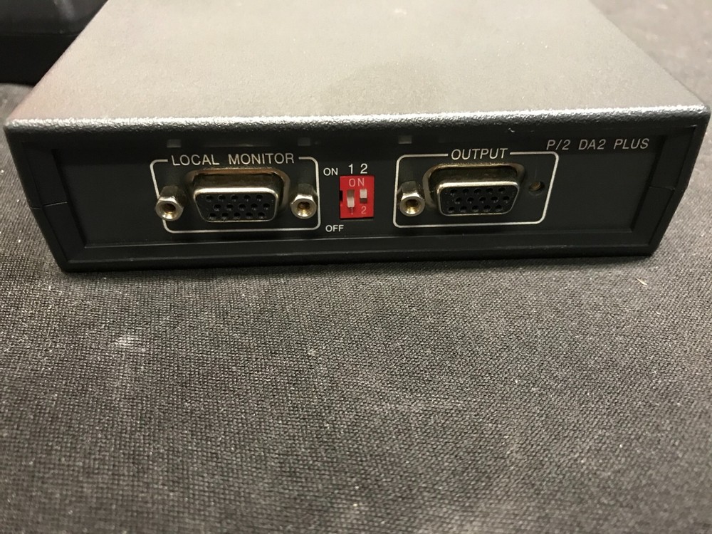 Extron P/2 DA2 Plus Two Output VGA Distribution Amplifier with Power Cord