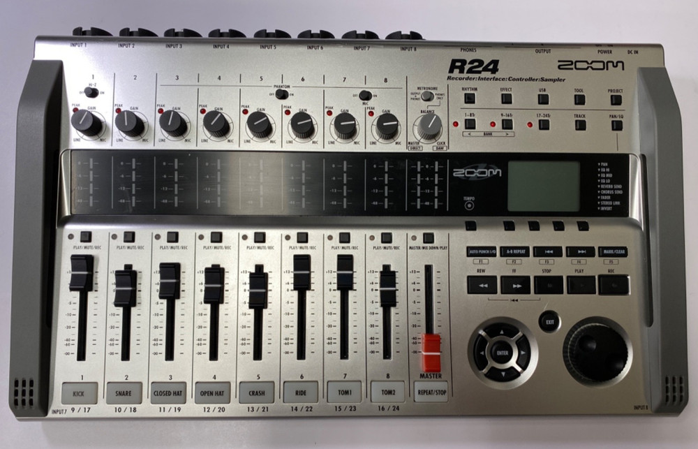 ZOOM R24 Multitrack Recorder Interface Controller Sampler 24-Track *WORKING