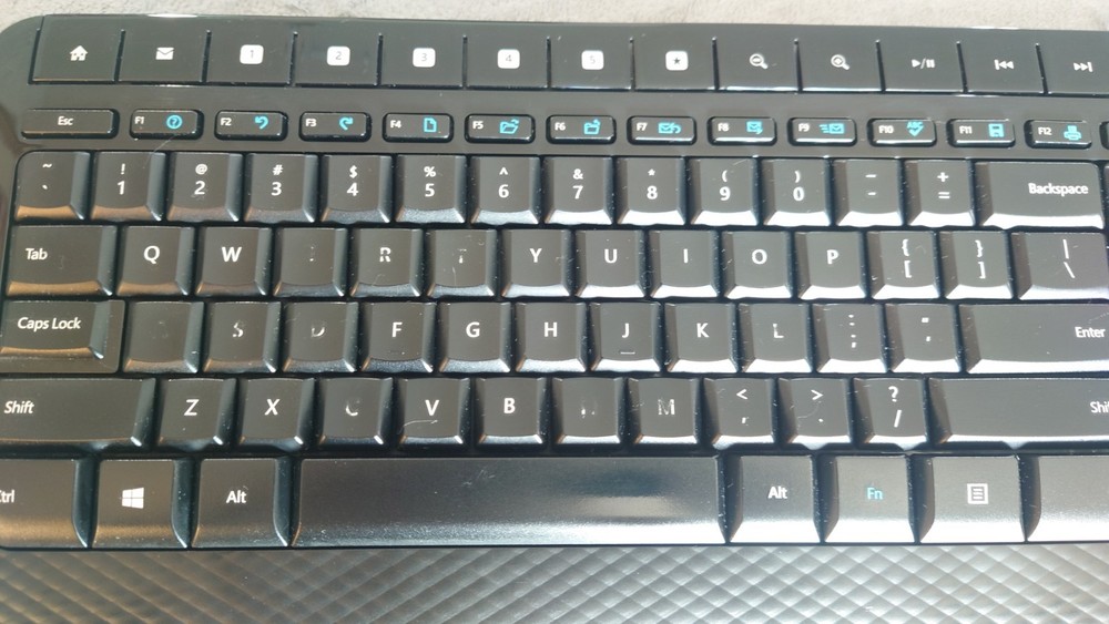 Microsoft Wireless Desktop 2000 Keyboard Mouse USB Dongle Combo Tested Works