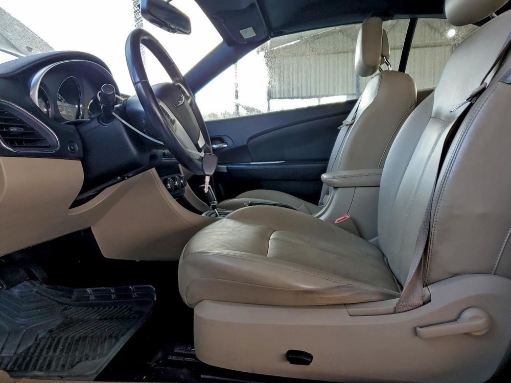 200 2011 Glove Box 4901753