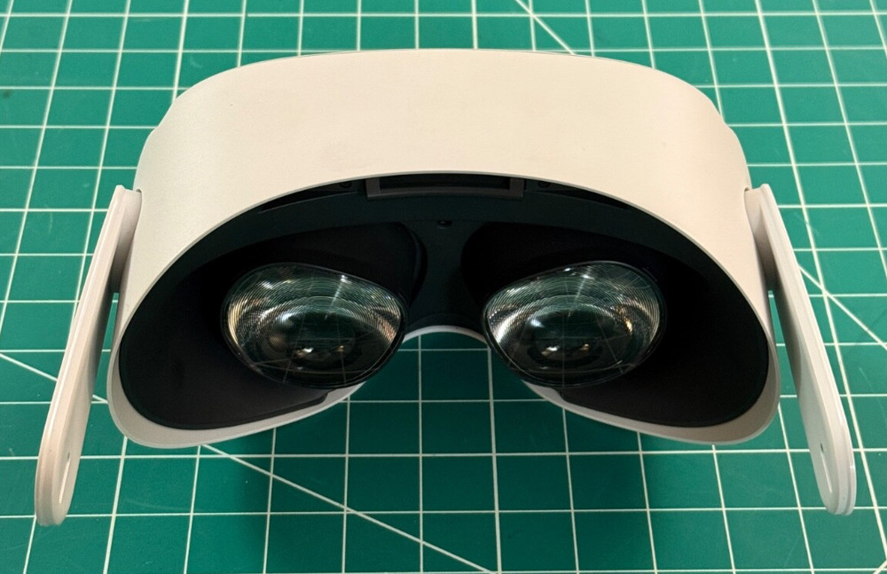 Oculus Meta Quest 2 VR Replacement Headset Only 64GB Fully tested and Functional