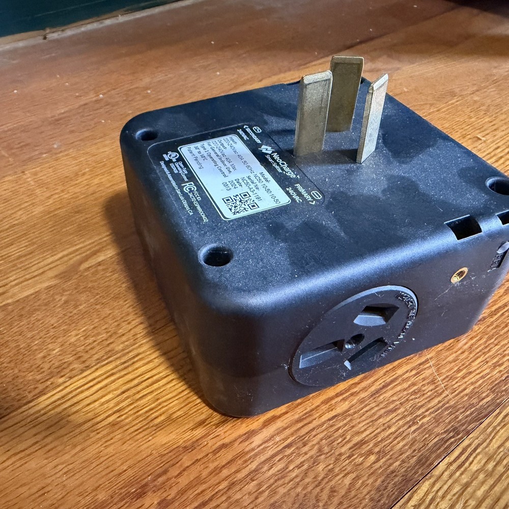 neocharge smart splitter NEMA 10-50