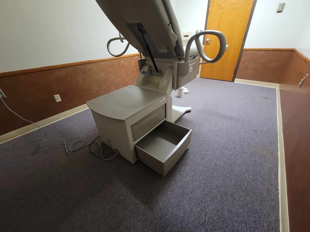 Brewer 6001 High Low Exam Table