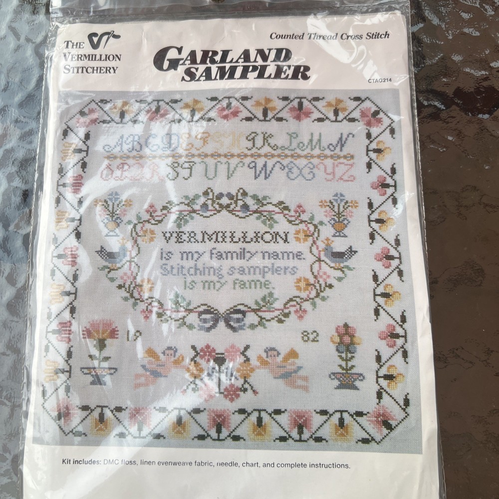 GARLAND SAMPLER      The Vermillion Stitchery   Counted Thread Cross-Stitch