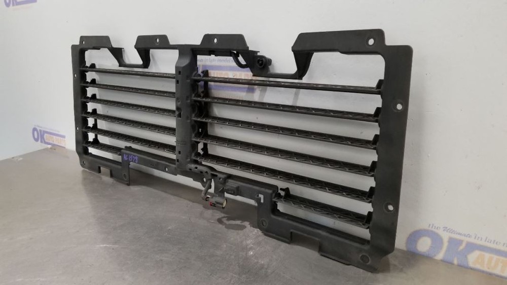 19 CHEVY TAHOE 5.3L AIR SHUTTER