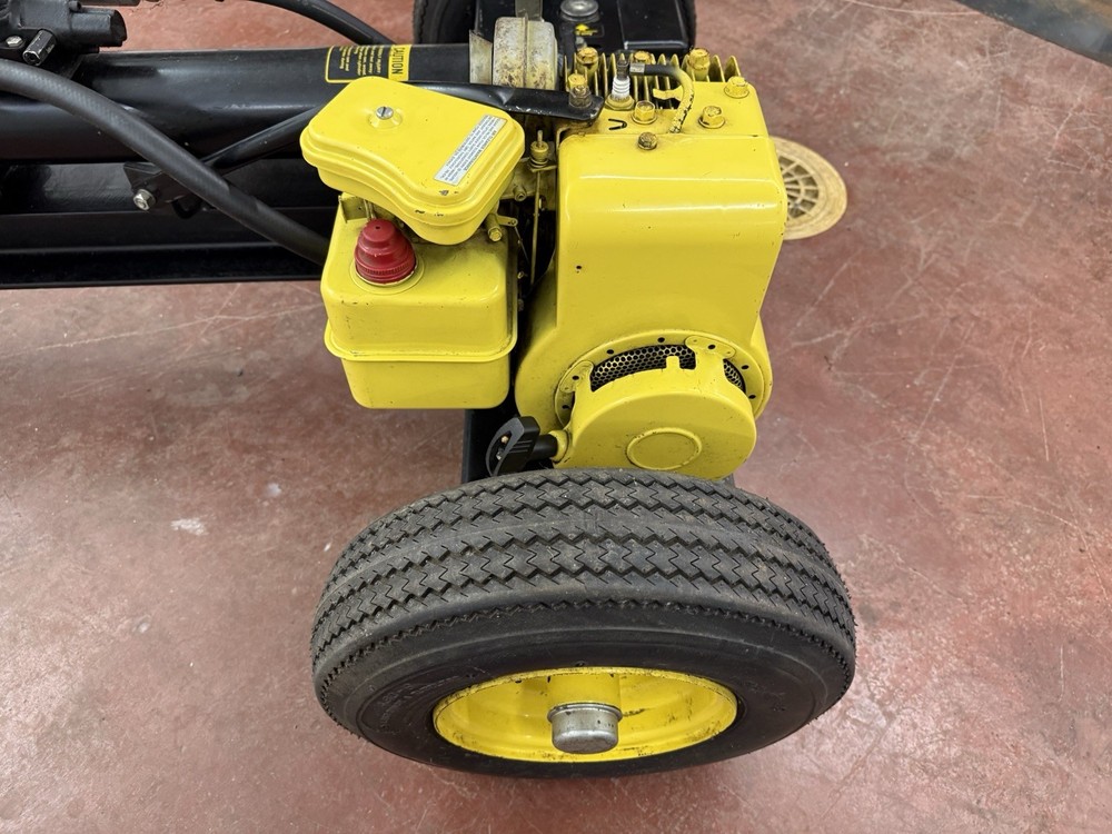 John Deere Model 5JD Horizontal Log Splitter W/Hitch