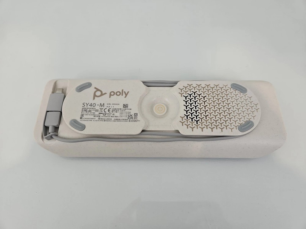 Poly Sync 40-M Bluetooth Smart PC Mac Teams Speakerphone