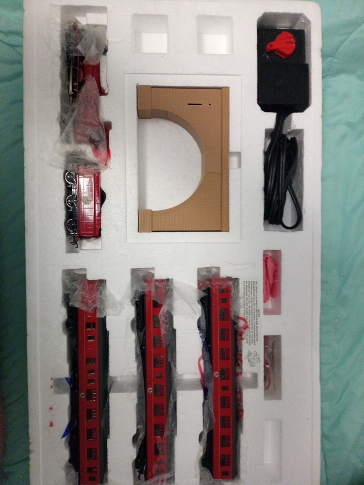 2001 Harry Potter HOGWARTS EXPRESS Bachmann HO Train Set