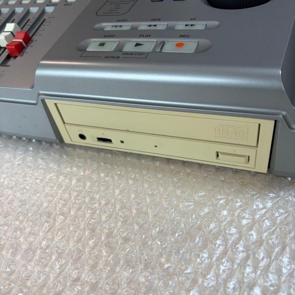 Zoom MRS-802 Digital Multi-Track Recording Studio