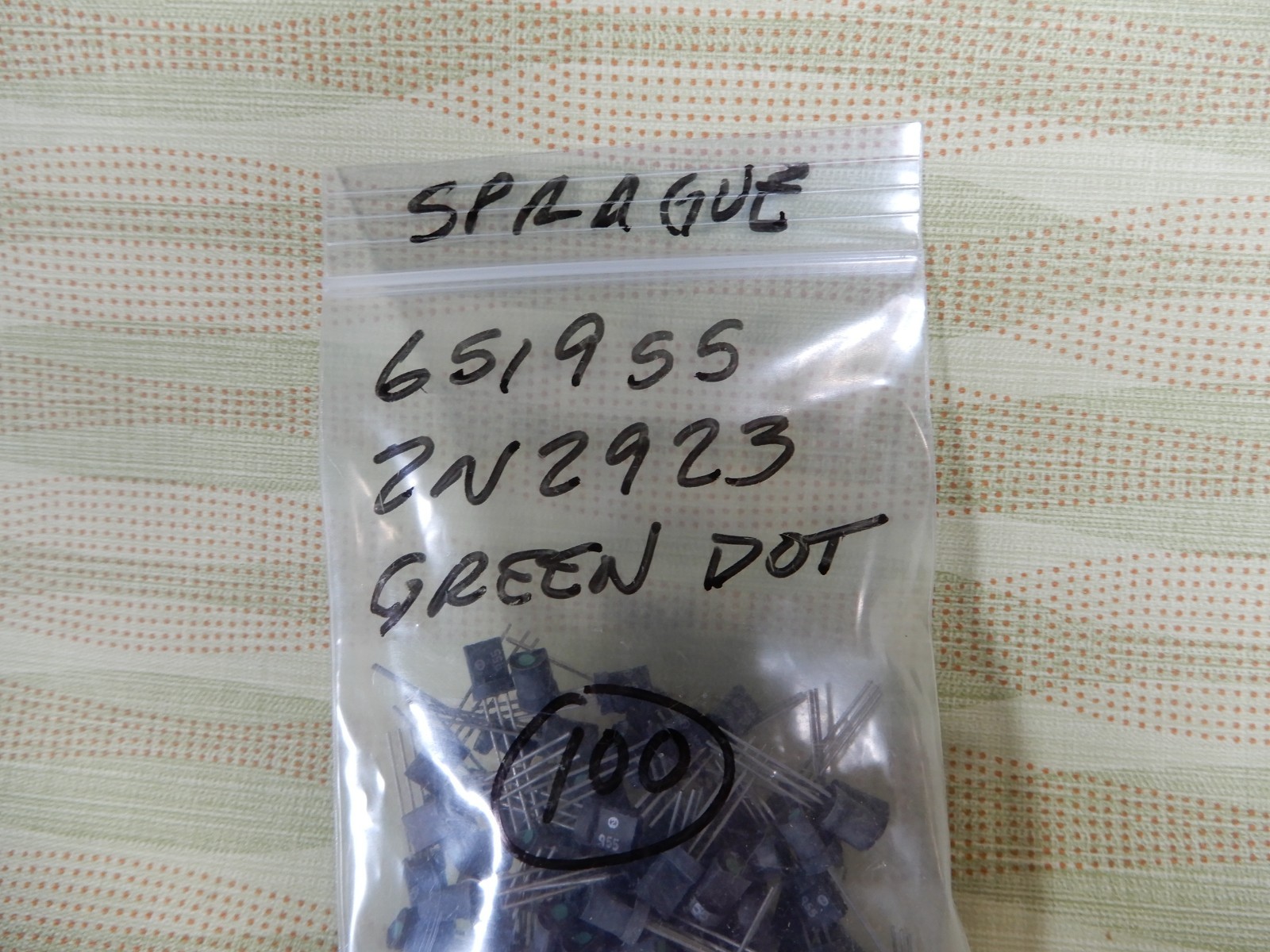 Sprague Green Dot 2N2926 NPN Silicon Transistors (100) NOS Hfe 247-352 Fuzz!
