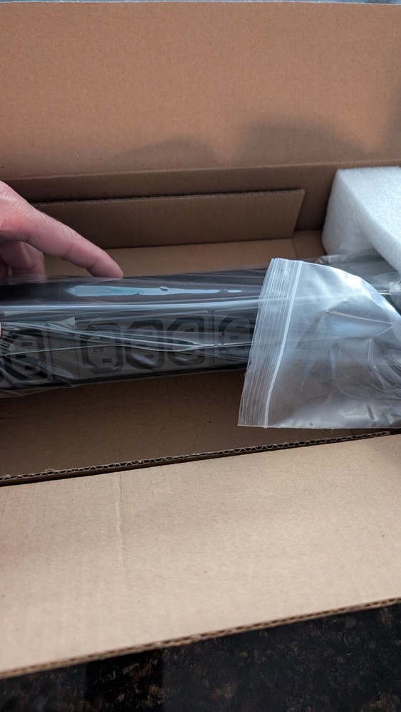 New Dell PDU Power Distribution Unit # 0K558N