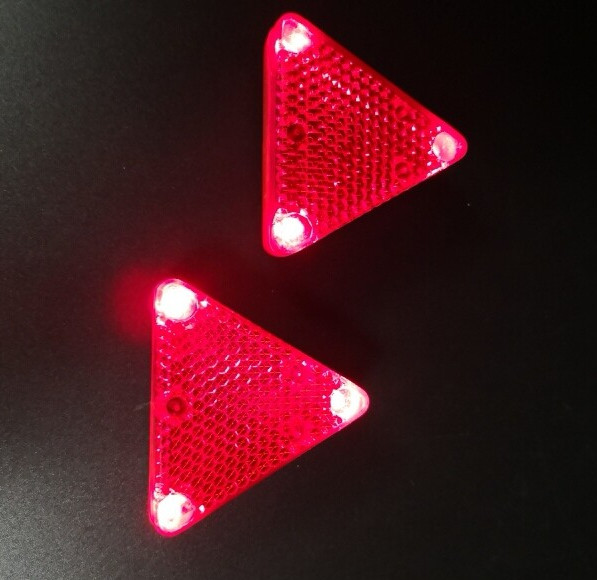 2 PC Plastic LED Triangle Safety Blinker with Clip Red Light Multi-functional US