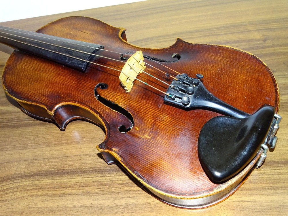 4/4 VIOLIN labelled JACOBUS KOLDITZ (Nr. 011)