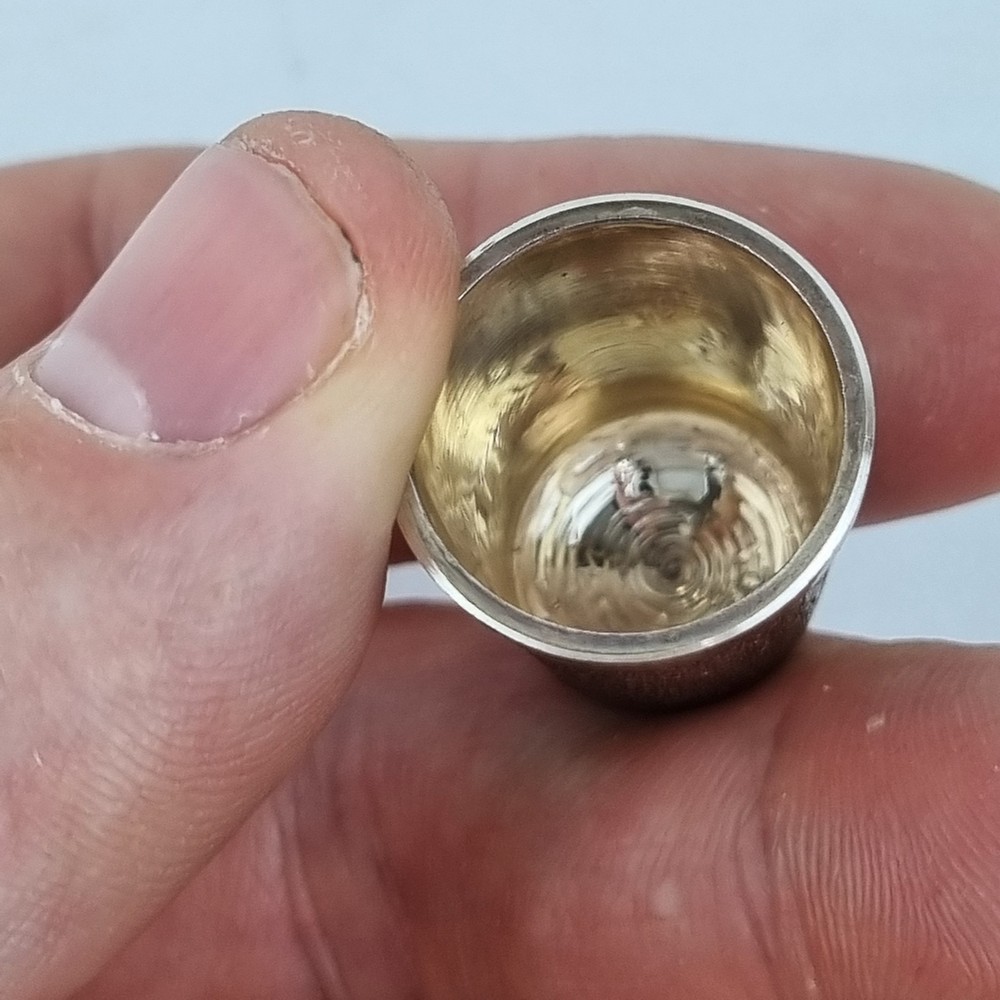 Solid Silver Thimble Figures Roundel Birmingham 1998 Swann Thimbles