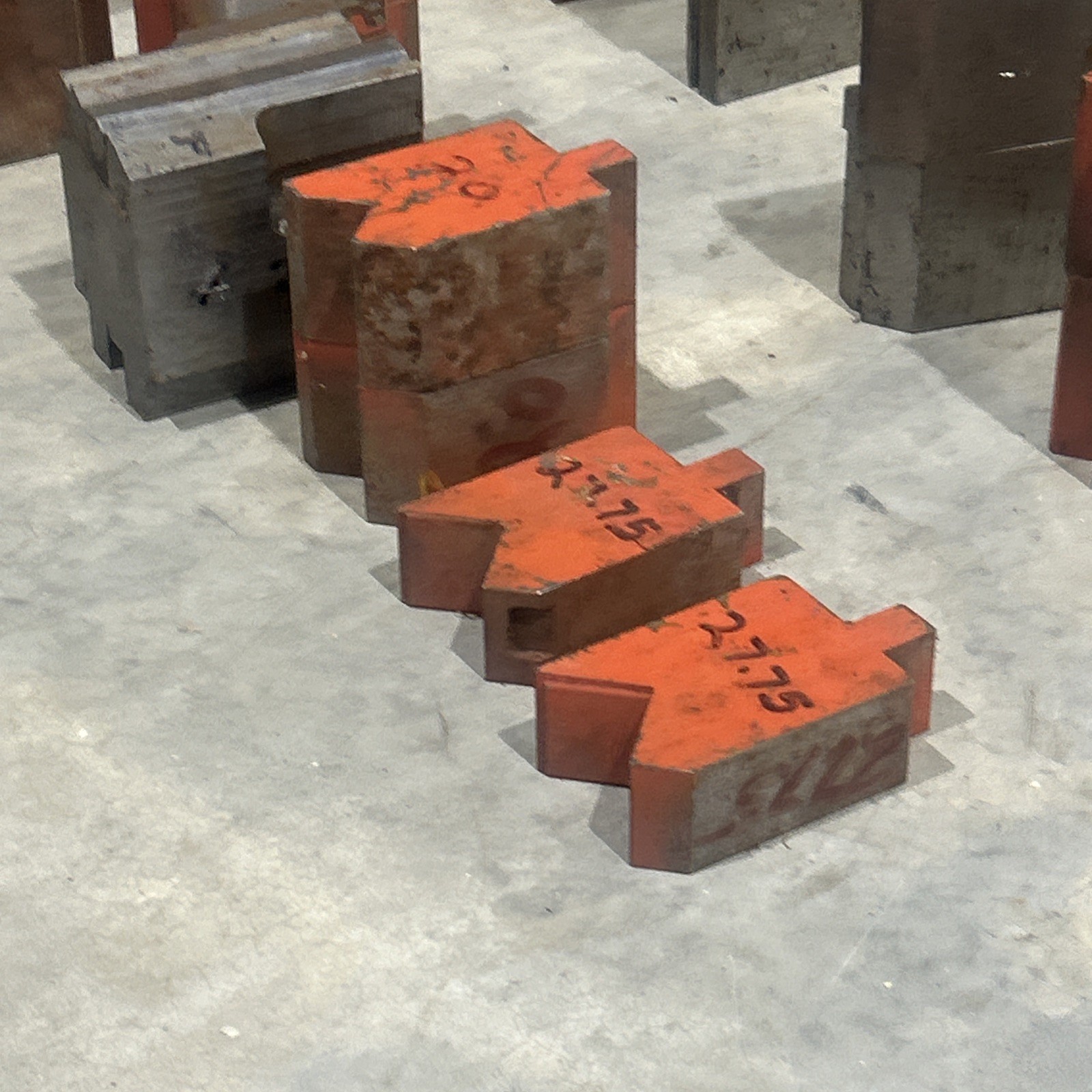 52 PCS. offset brake press dies, step dies, sheet metal forming. METRIC OFFSETS