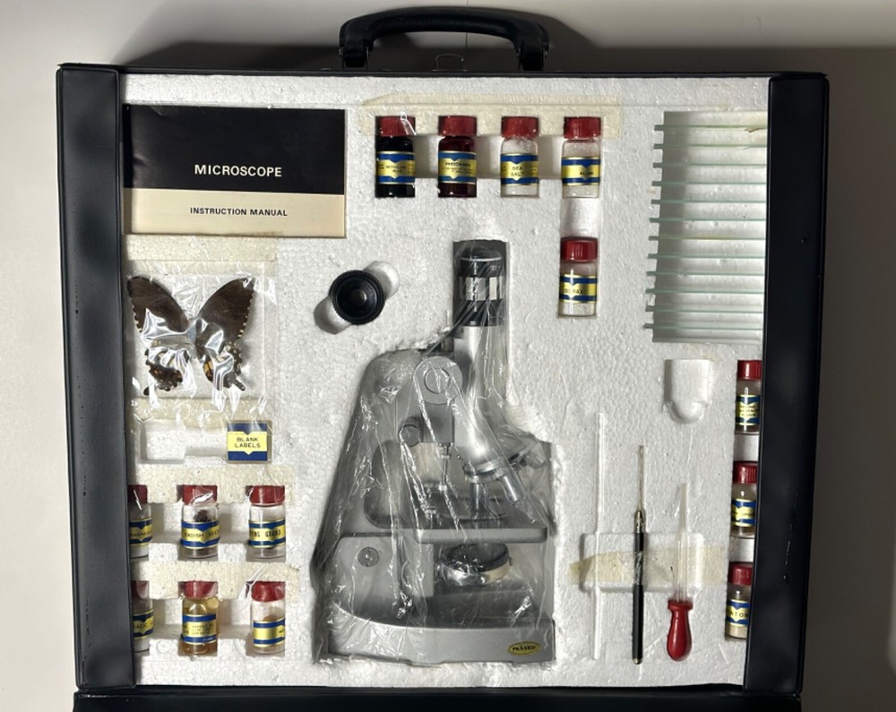 Crescent Microscope With Super Zoom and light Set