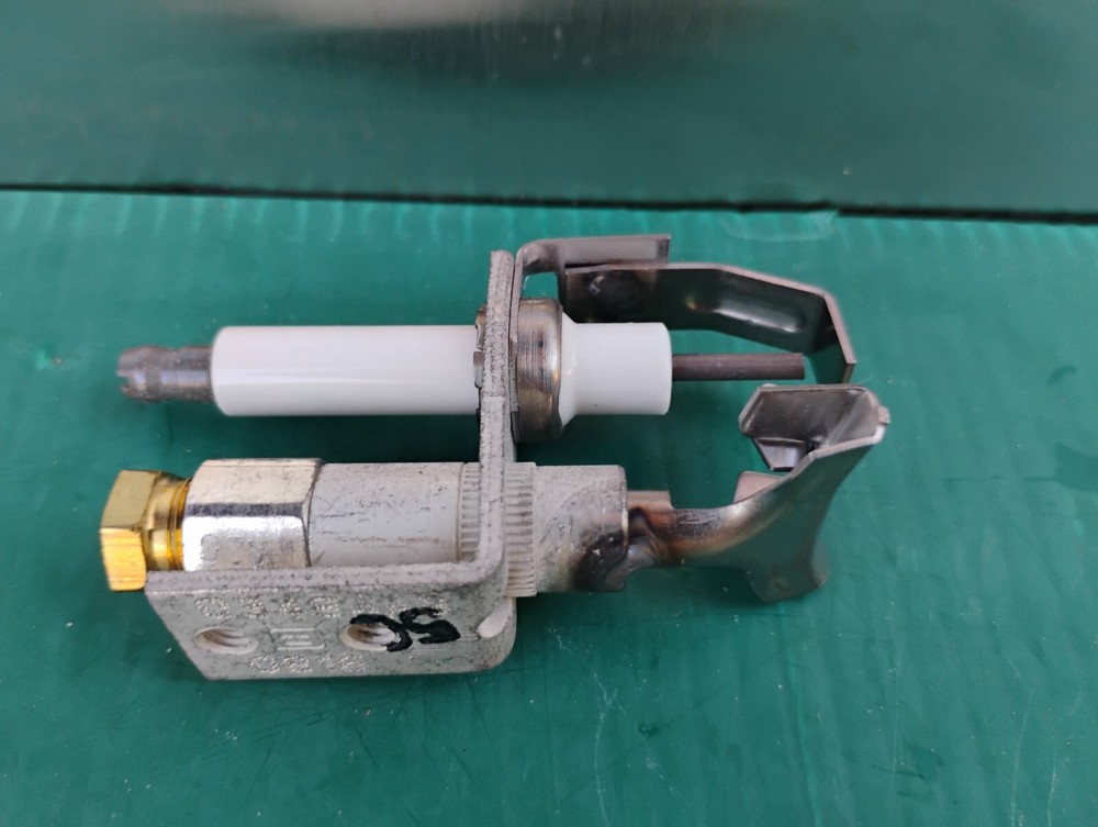 Groen 102258 Pilot Burner Assembly with Spark Sensor Electrode, Natural Gas