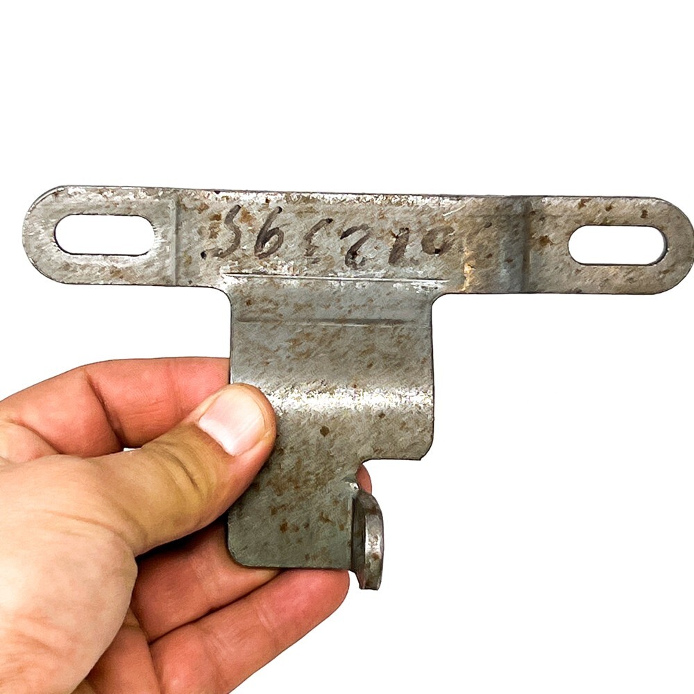 Genuine Cummins 3072395 Engine Bracket NOS