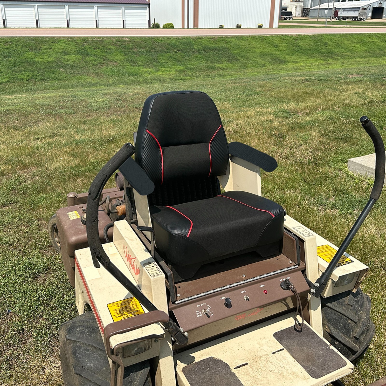 E-504186 DirectFit™ Seat Cushion, Backrest & Armrest Kit for Grasshopper