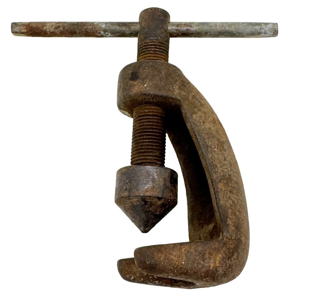 VINTAGE FLARING TOOL SCREWS IN & OUT AS IT SHOULD.