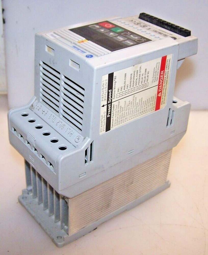 ALLEN BRADLEY .5 HP AC VARIABLE SPEED CONTROLLER VFD 460 VAC 160-BA01NPS1