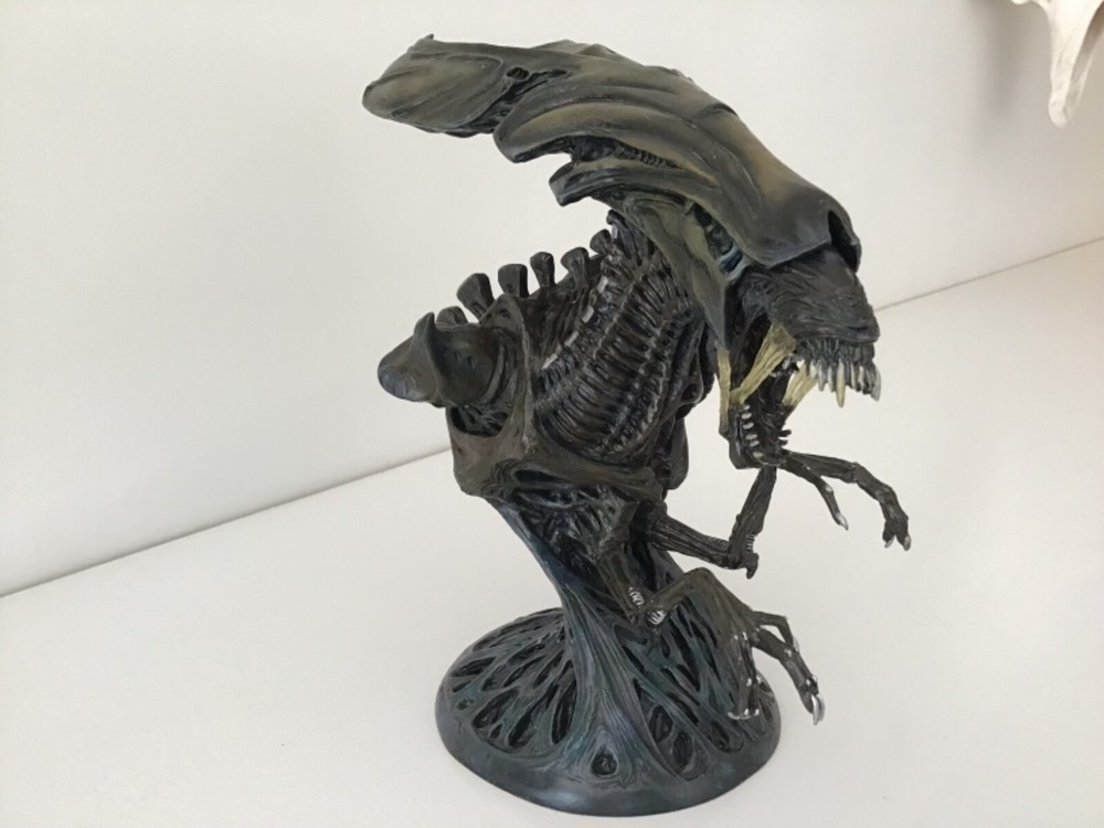PALISADES ALIENS QUEEN MINI BUST