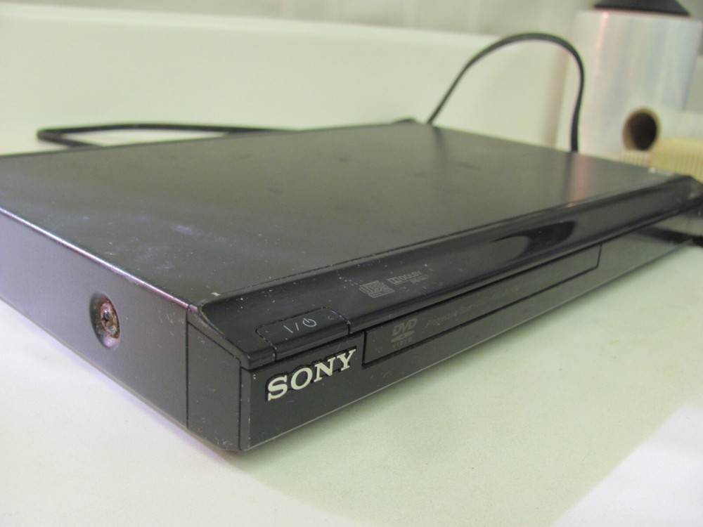 Sony DVP-SR200P DVD Player Tested Working - No Remote Or Cables