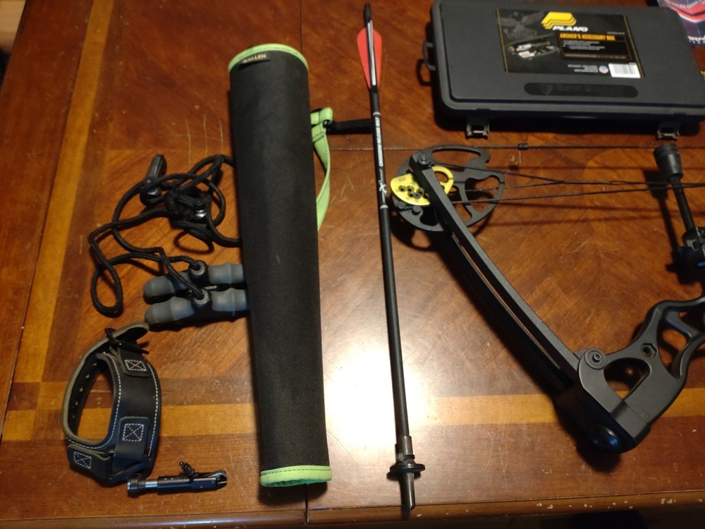 SAS Outrage 70lb Compound Bow Package Trophy Ridge Sight Whisker Biscuit D-Loop