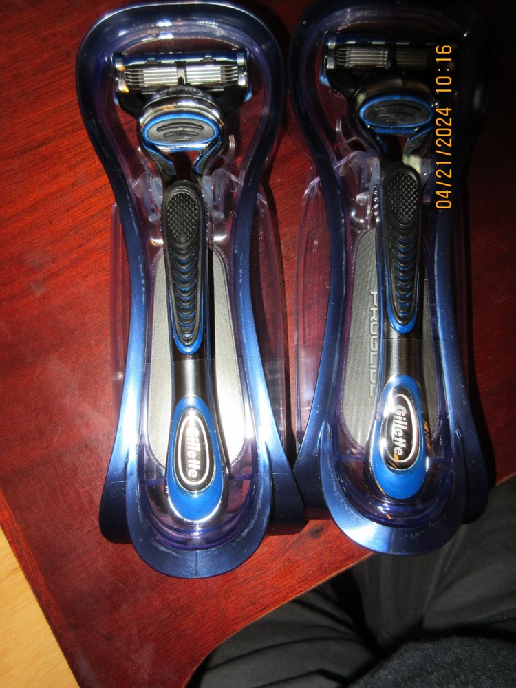 2-Gillette Fusion ProGlide Razor & 2 Cartridges