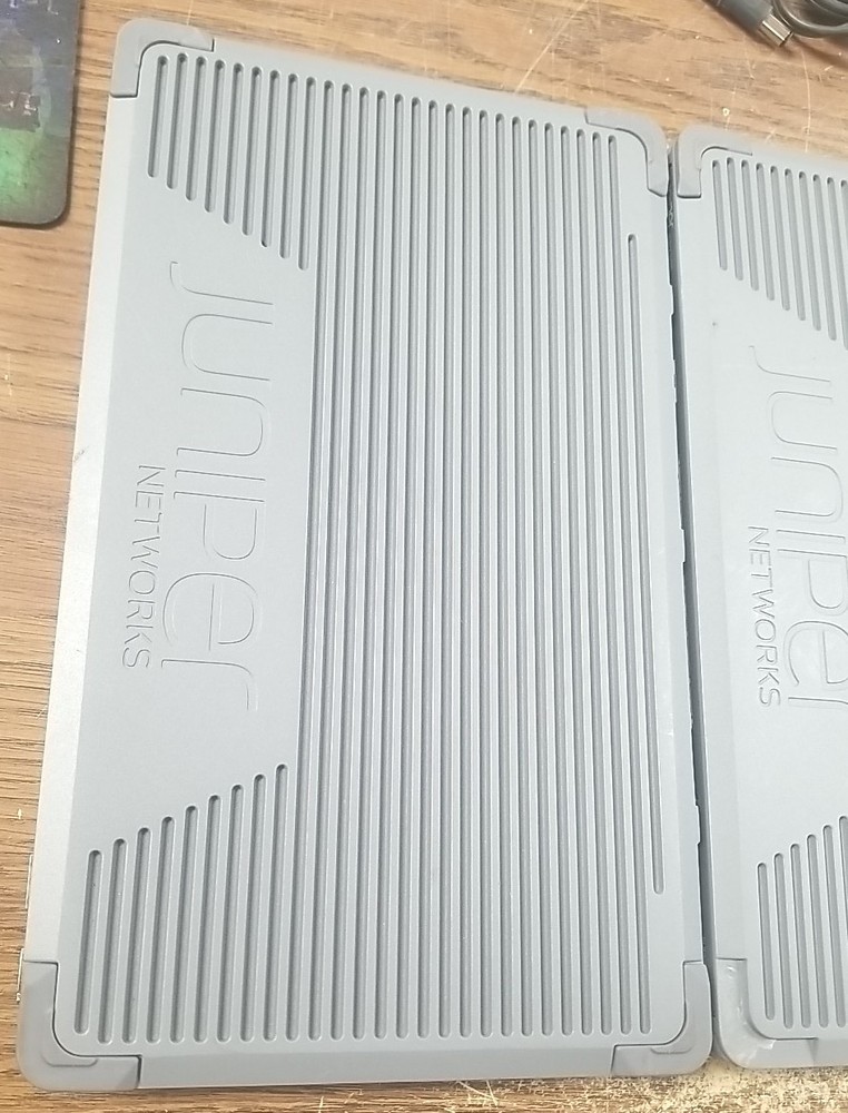 (X2) Juniper Networks SRX300 Services Gateway