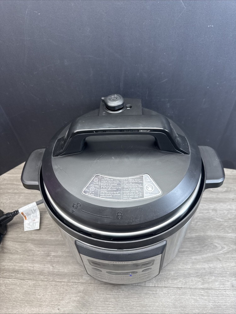 Insignia NSMC80SS9 8 qt. Digital Multi-Function Pressure Cooker - Black/Silver