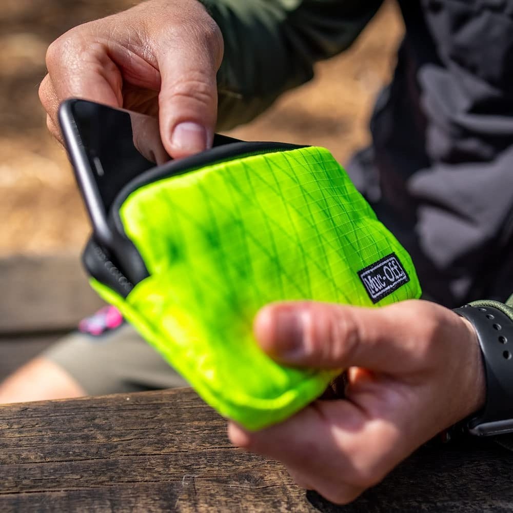 Muc-Off Unisex's Essentials Case Hi-Vis