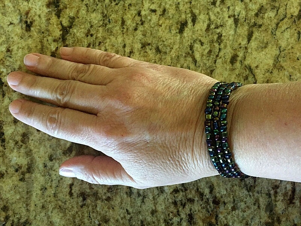 USA HANDCRAFTED BEADED WIRE WRAP BRACELET