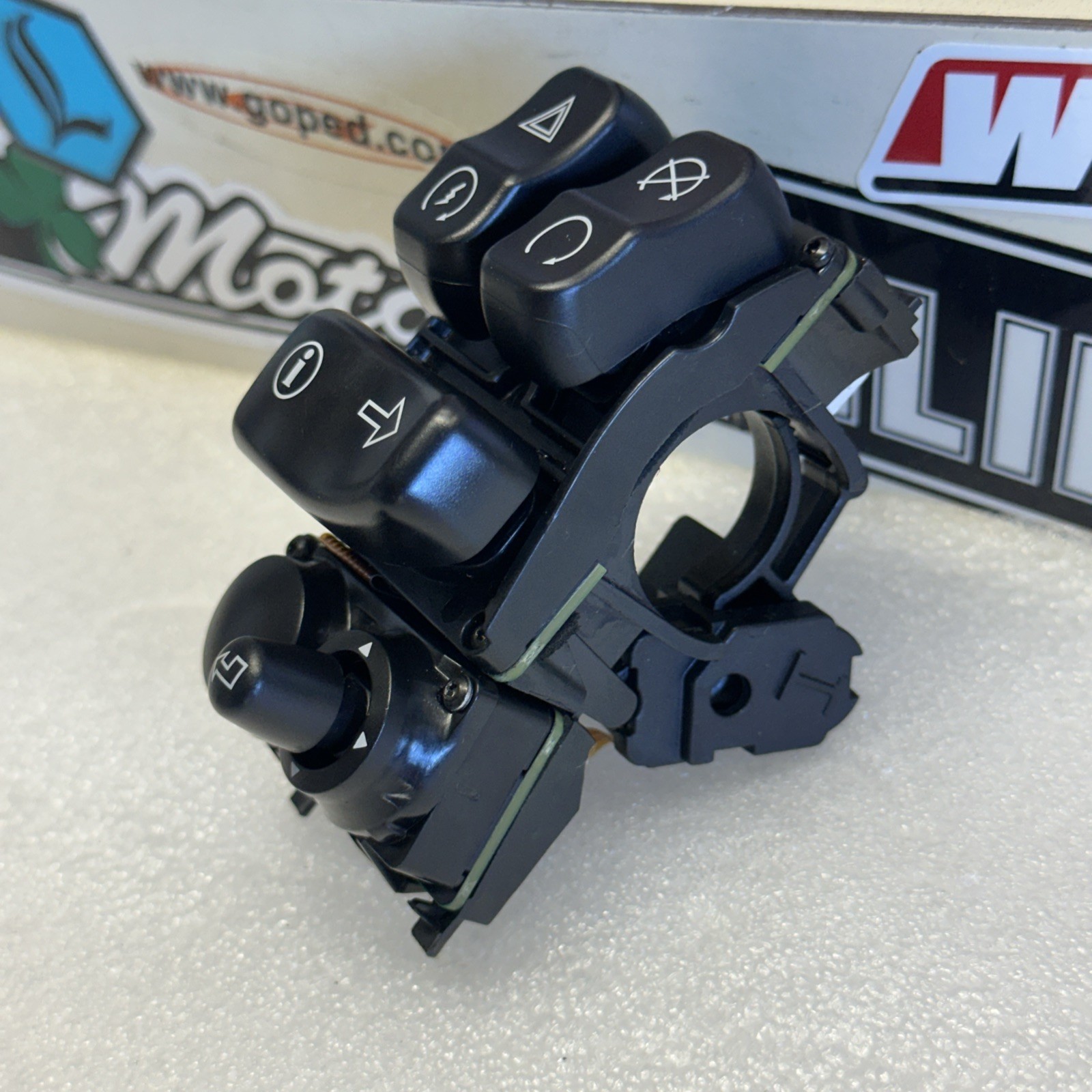 14-23 OEM Harley Touring Switchpack RIGHT Side Switch Pack Control - 71500129C