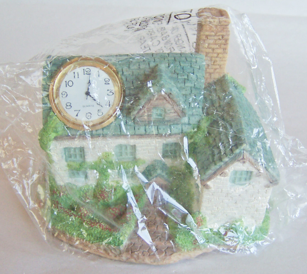 Vintage "CLOCK COTTAGE" #25035, Quartz Movement + Extra Battery - BRAND NEW!