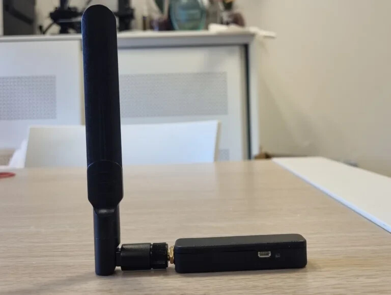 Drone and Pilot Detection Device –Handheld Remote ID Receiver for iOS & Android-