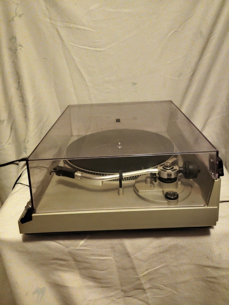Technics SL-3350 Turntable
