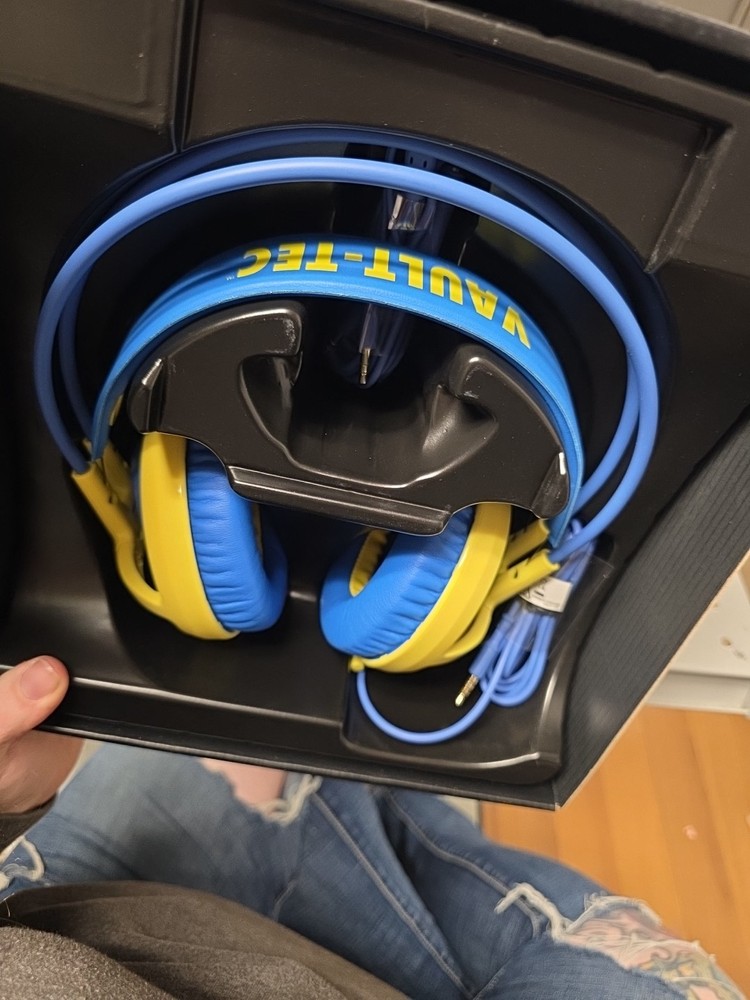 Fallout 4 Vault 111 SteelSeries Siberia V3 Headset
