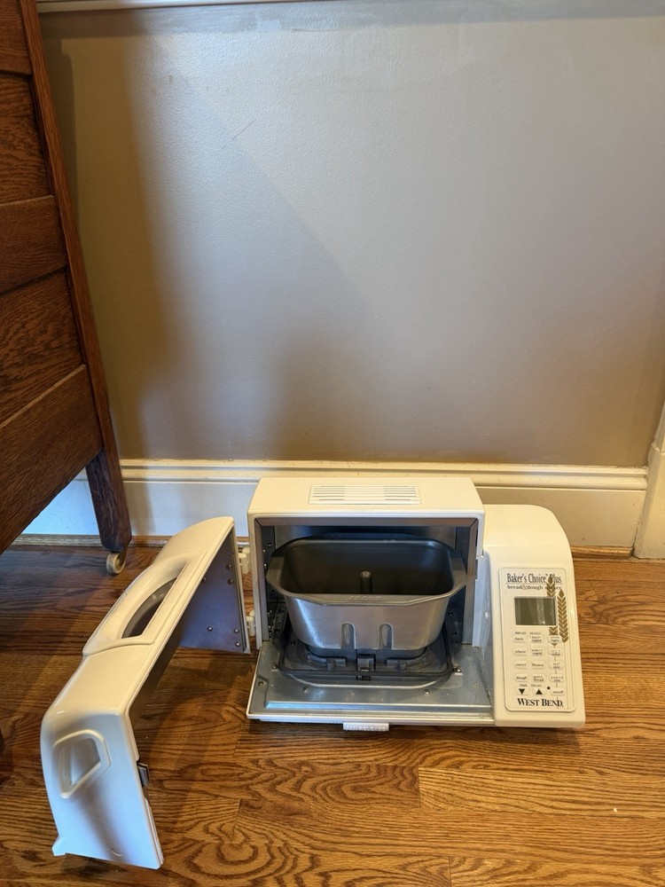 West Bend 41099 Baker’s Choice Plus Automatic Bread And Dough Maker 825 Watts