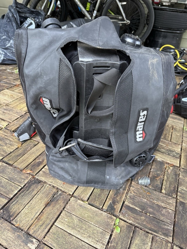 Mares Dragon BCD - Size Small Scuba Diving BCD