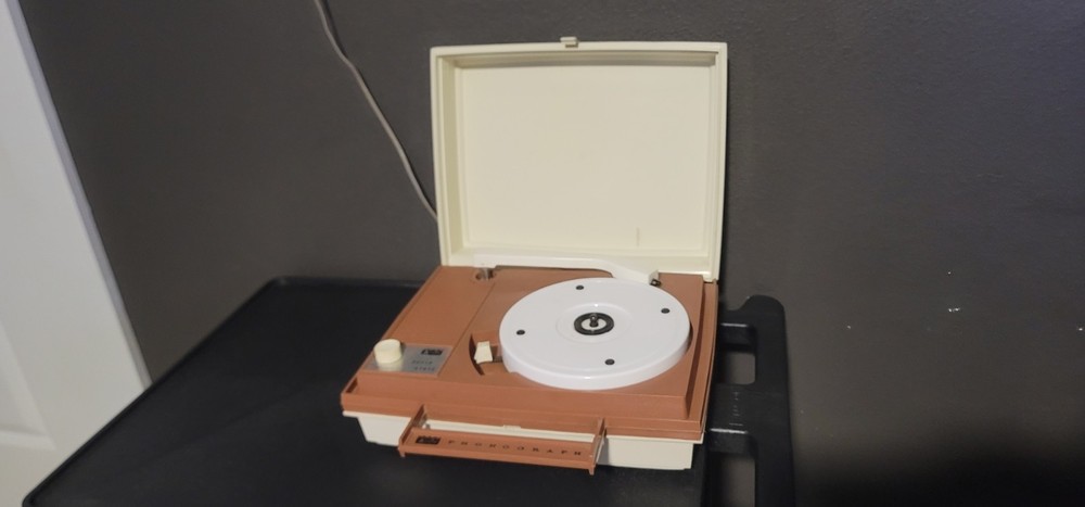 Vintage Arvin Solid State Phonograph 48P26 Spins Otherwise Untested