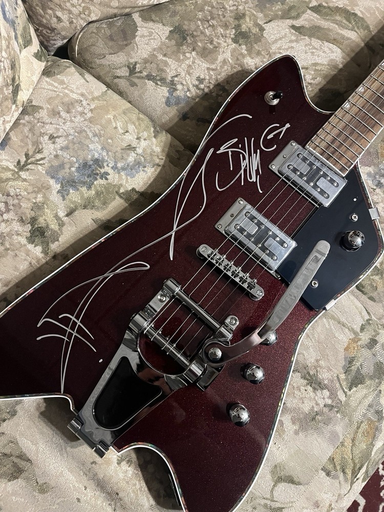 Billy Gibbons ZZ Top *SHARP DRESSED MAN* Signed Guitar