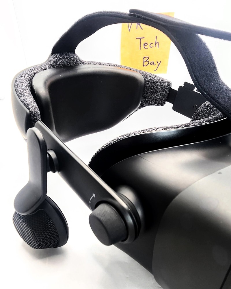 Valve Index VR Headset w/ Face Cushion & Head Strap Adjustment Pad