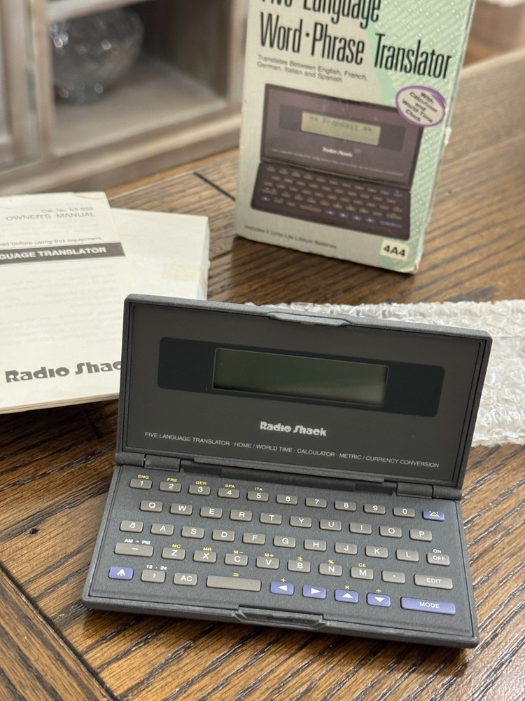 RADIO SHACK LCD FIVE-LANGUAGE TRANSLATOR 63-935 MINT & Ships FREE!!!!!!