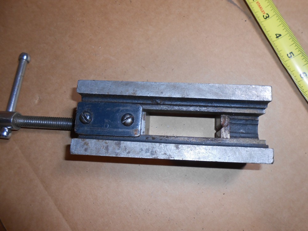 Machinist vise 2-1/2"