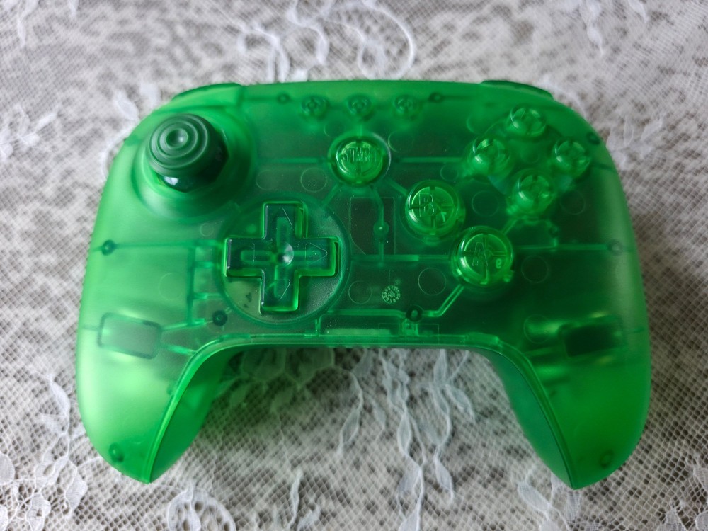 8BitDo Controller - Funtastic Edition - Jungle Green NINTENDO 64 Switch 2